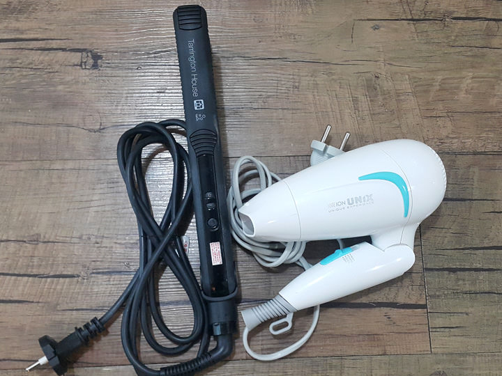 コテとドライヤー
日本製品を持ってきて使っていましたが、壊れてしまいました。特にこだわりがなければ、マートや電気屋さんに行けば1万ウォン前後で手に入ります。