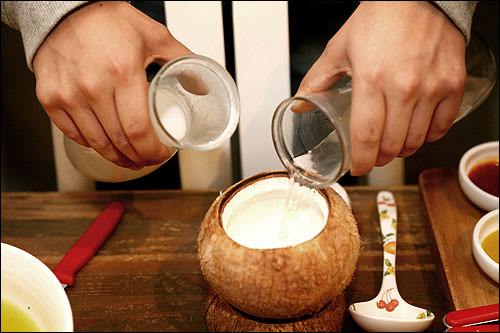 パンジョオリジナルの液体
(中身は秘密)と配合する