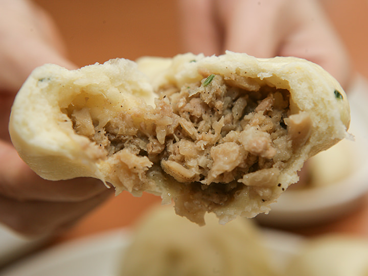 ジューシーな熱々の肉汁が口の中に広がる