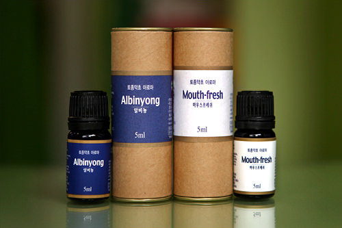 鼻づまりの薬(写真左)、うがい薬(写真右)