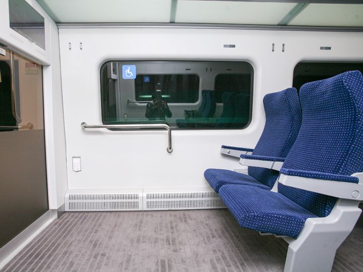 車椅子座席(4号車)
現地購入のみ可