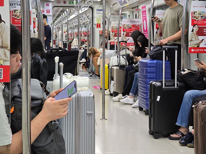 混み合う一般列車