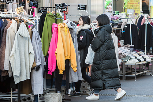 ロングダウンコートが流行の兆し Now ソウル 韓国旅行 コネスト ロングダウンコートが流行の兆し Now ソウル 韓国旅行 コネスト