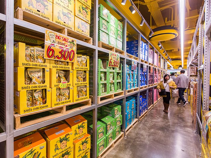 お菓子からグッズまで 明洞の ハニーバターアーモンド フレンズショップ が大人気 Now ソウル 韓国旅行 コネスト