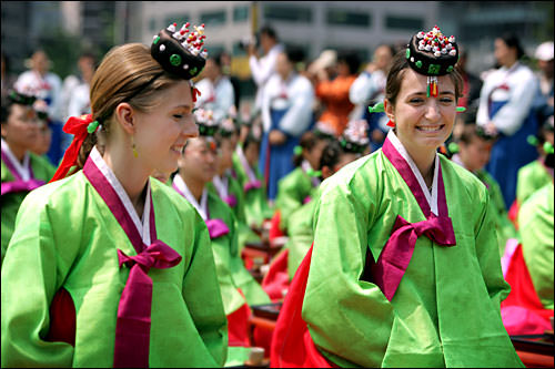 成人の日 恒例 伝統成人式 Now ソウル 韓国旅行 コネスト
