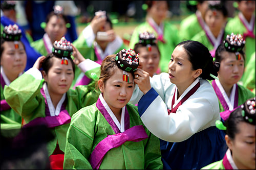 成人の日 恒例 伝統成人式 Now ソウル 韓国旅行 コネスト 成人の日 恒例 伝統成人式 Now ソウル 韓国旅行 コネスト