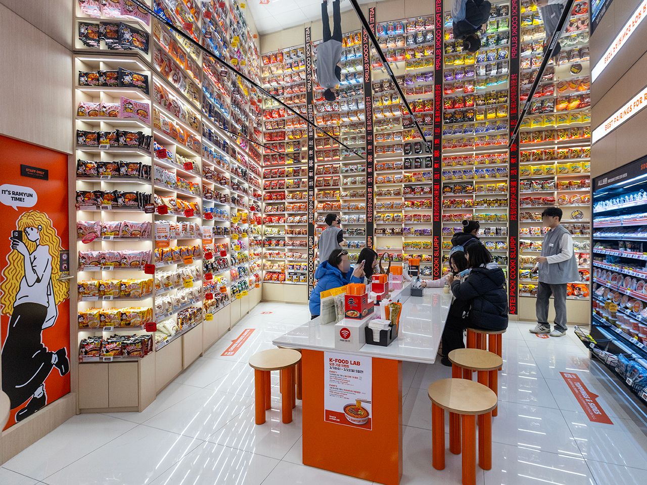 明洞に登場したコンビニが話題！ここでしか買えない韓国ラーメンはこれ
