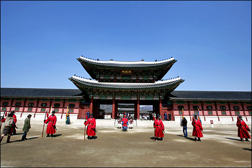 景福宮の守門将交代式 Now ソウル 韓国旅行 コネスト 景福宮の守門将交代式 Now ソウル 韓国旅行 コネスト