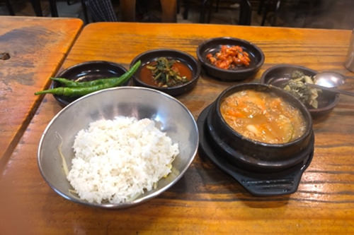 タニシの味噌チゲ 5 500ウォン 今日 なに食べる 19 08 27 韓国旅行 コネスト