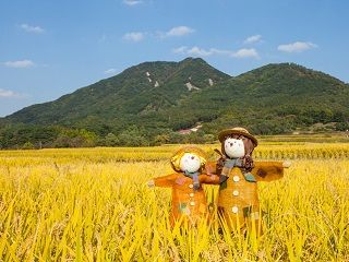 촌스럽다