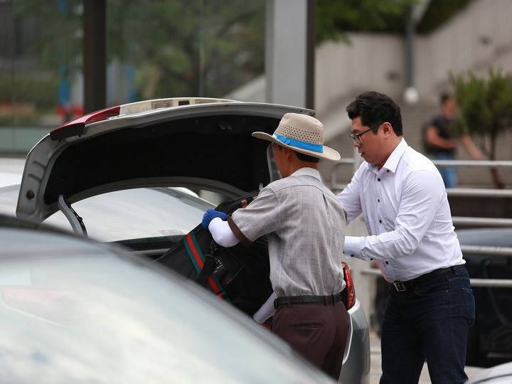 트렁크 열어 주세요