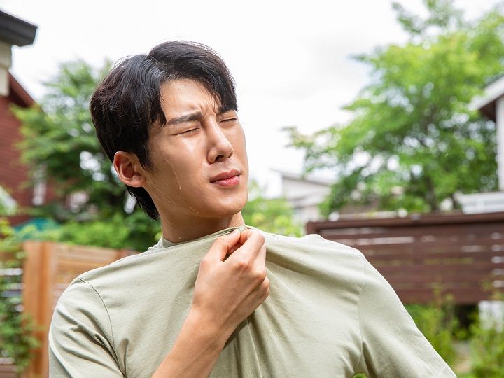더워요(トウォヨ)=「暑いです」 | 今日の韓国語|韓国旅行「コネスト」