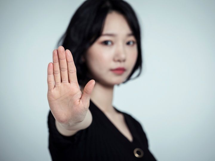 닥쳐(タッチョ)=「黙れ」 | 今日の韓国語|韓国旅行「コネスト」