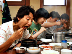 먹방 モッパン グルメ番組 おいしそうに食べる姿 Today S韓国語 韓国旅行 コネスト