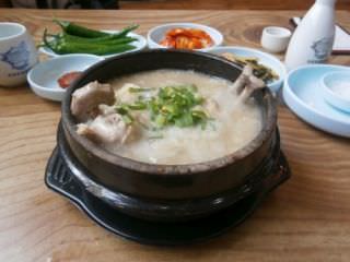 江原韓方土種参鶏湯