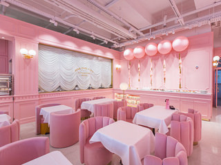 Pink Pool Cafe 弘大店 弘大 ソウル のグルメ レストラン 韓国旅行 コネスト