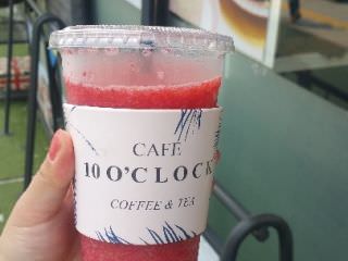 10 O'CLOCK