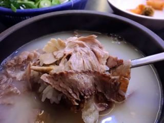 トンウソルロンタン 本店