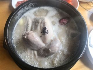 智鎬韓方参鶏湯 広壮店