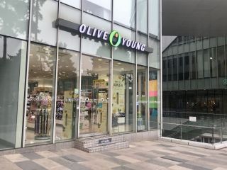 OLIVE YOUNG 弘大大学路店