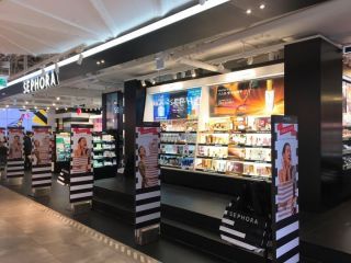 ロッテヤングプラザ 明洞店 明洞 ソウル のショッピング店 韓国旅行 コネスト