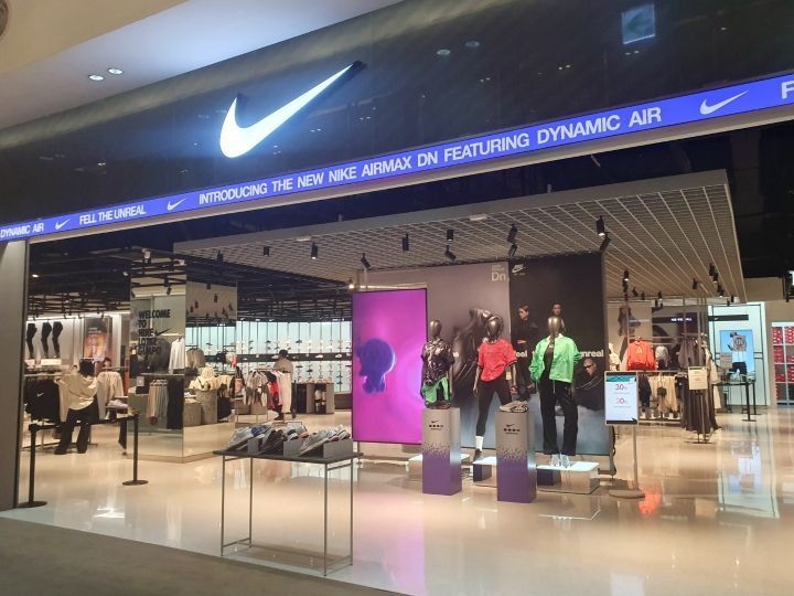 Nike ロッテ百貨店金浦空港店