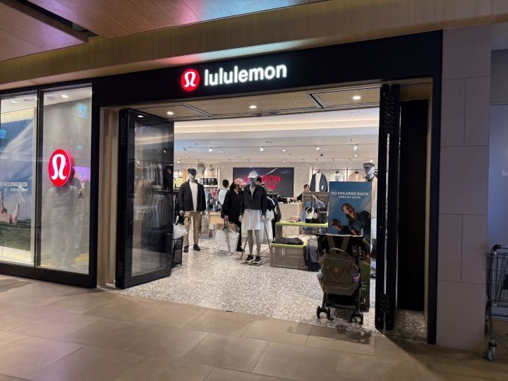 ルルレモン lululemon パルナスモールストア｜江南駅・三成(COEX)(ソウル)の
