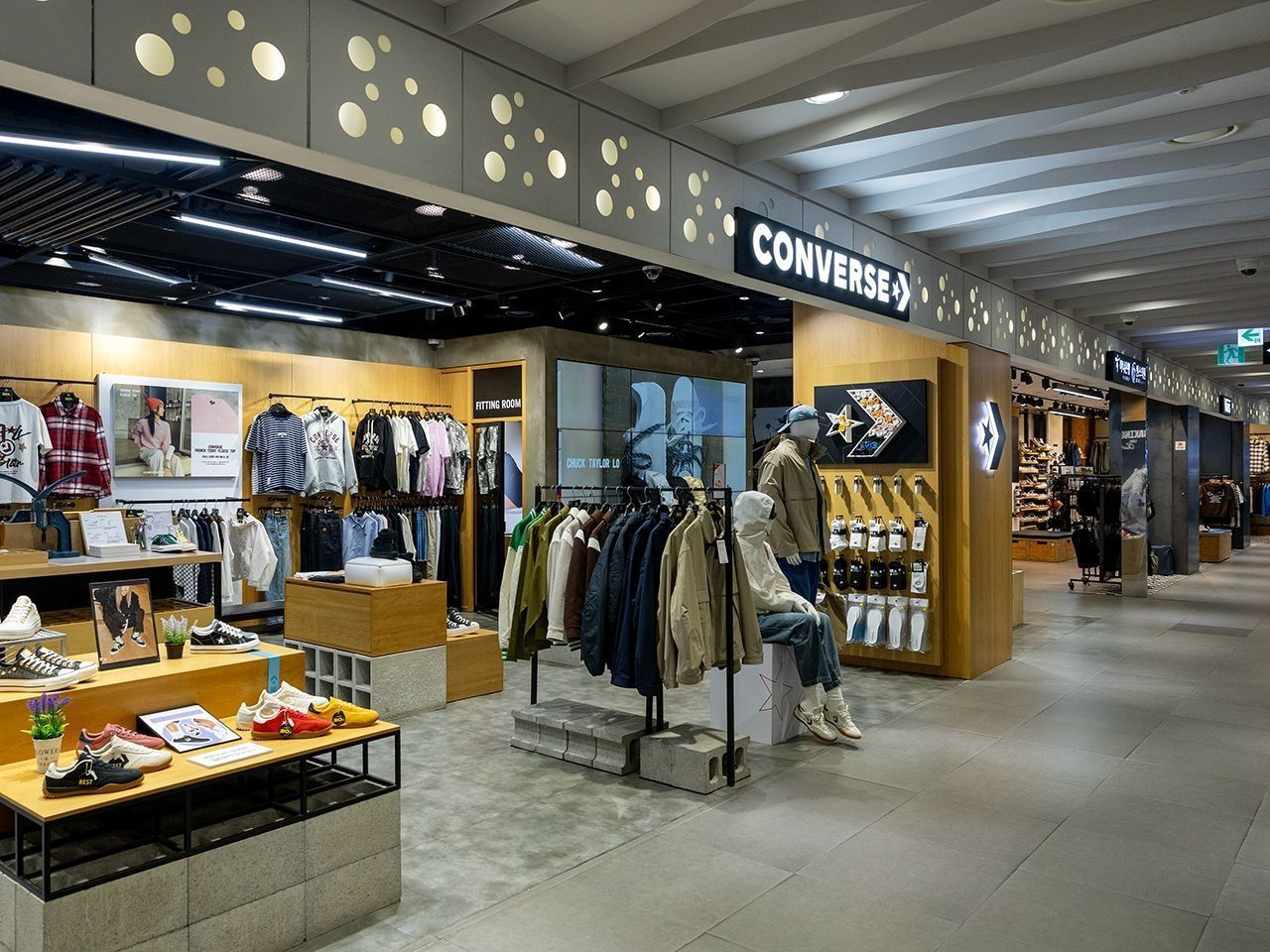 CONVERSE ドゥータモール店｜東大門(ソウル)のショッピング店｜韓国 
