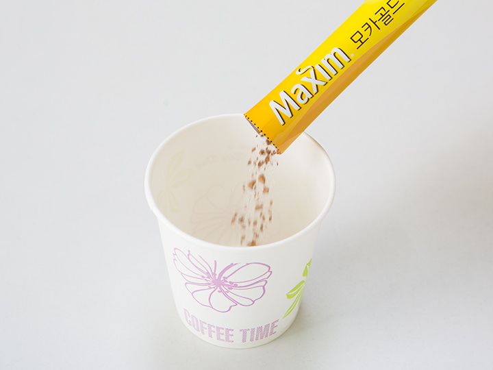 韓国のお土産に人気のスティックコーヒー 韓国のお土産|韓国旅行「コネスト」 韓国コーヒー 8種類20本セット